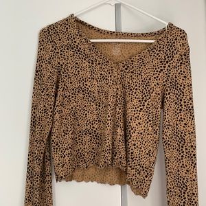 Super soft AE cardigan button up leopard shirt